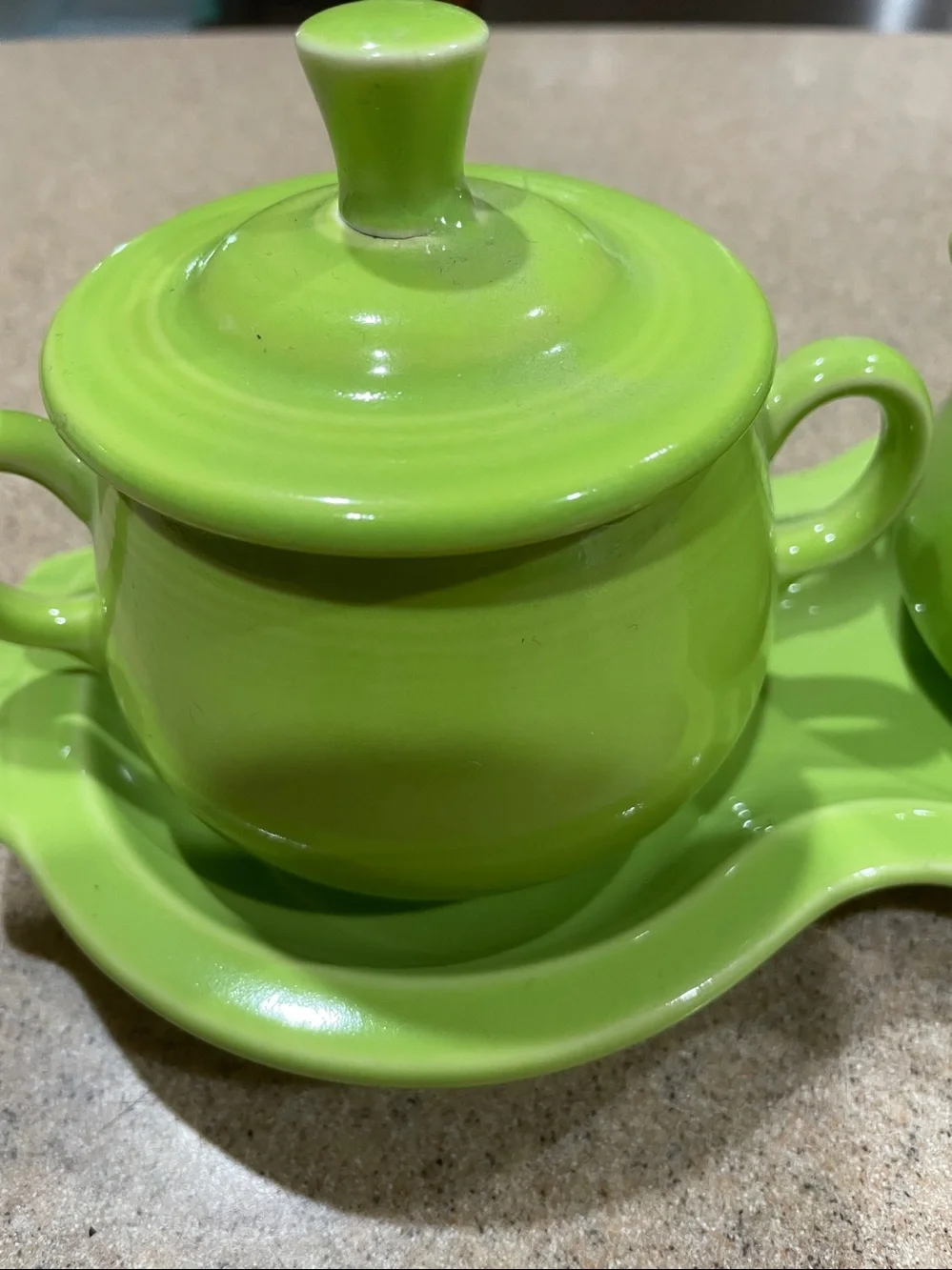 FIESTA Covered Sugar & Creamer Set Figure 8 Tray Lime Green 4pc Great Color